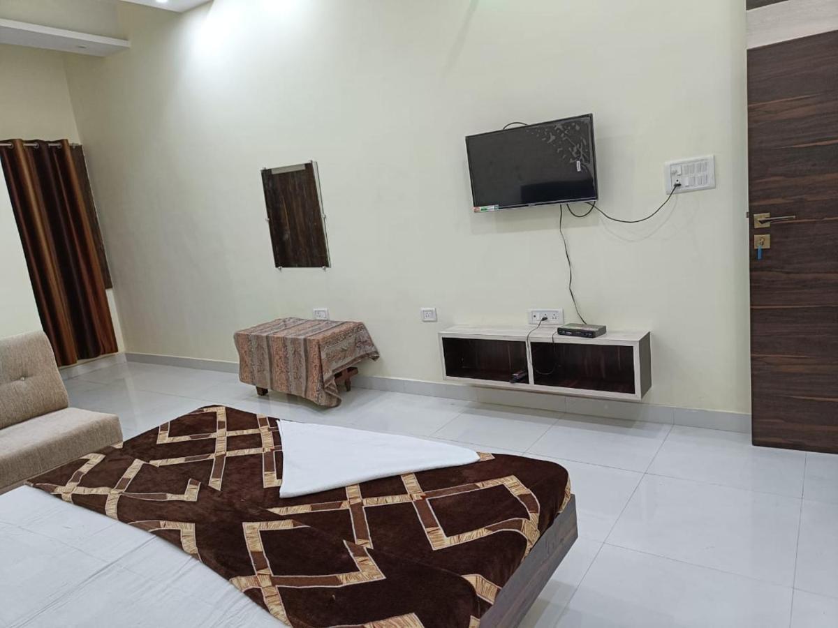 Hotel Parag Palace Jabalpur Eksteriør bilde