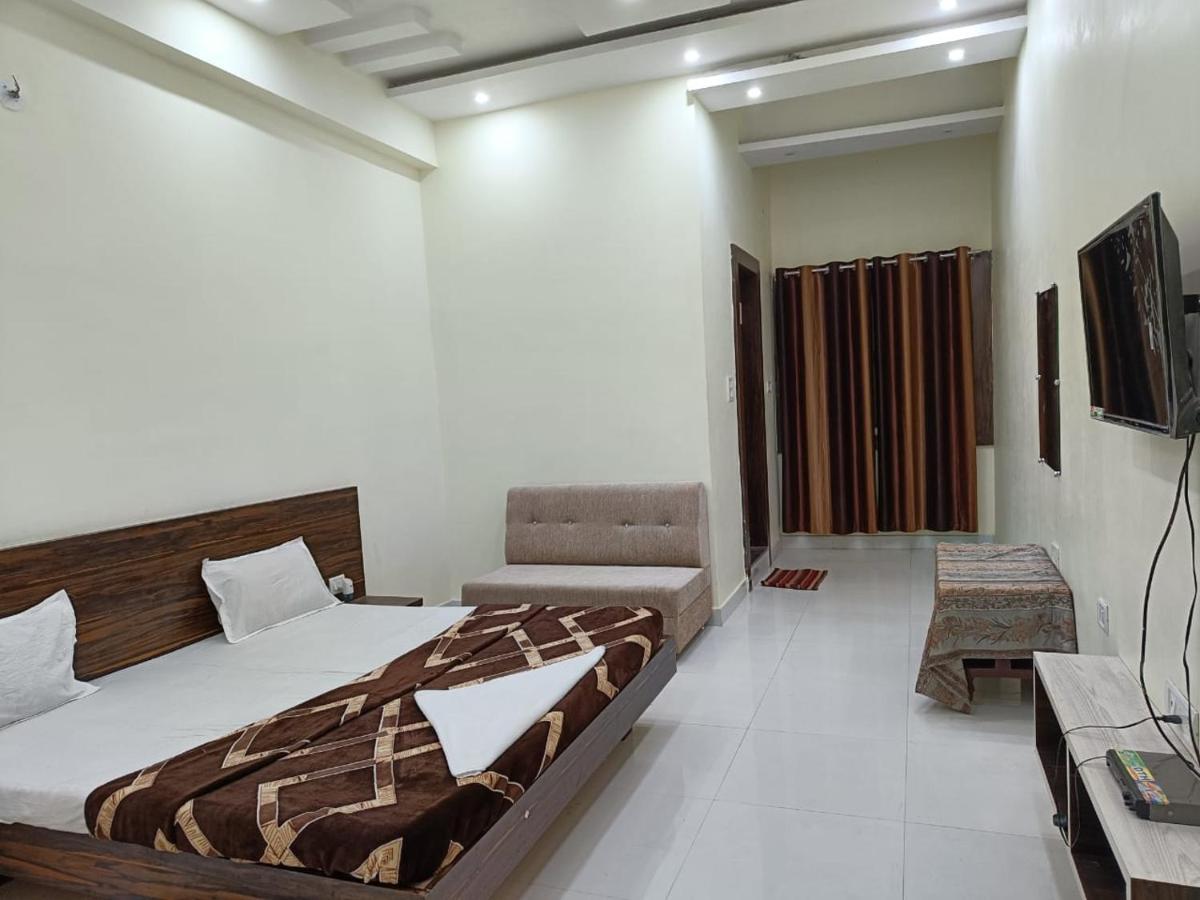 Hotel Parag Palace Jabalpur Eksteriør bilde