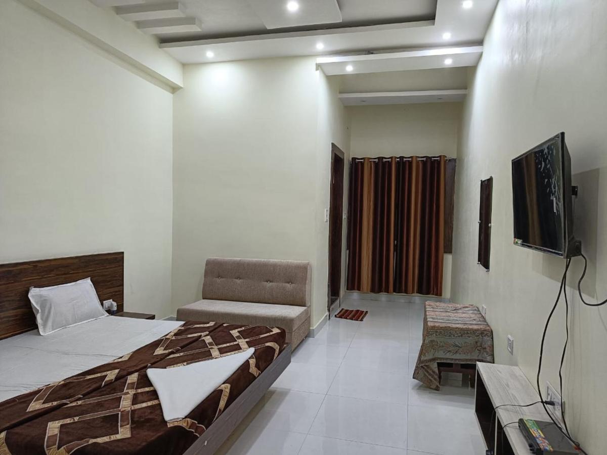 Hotel Parag Palace Jabalpur Eksteriør bilde