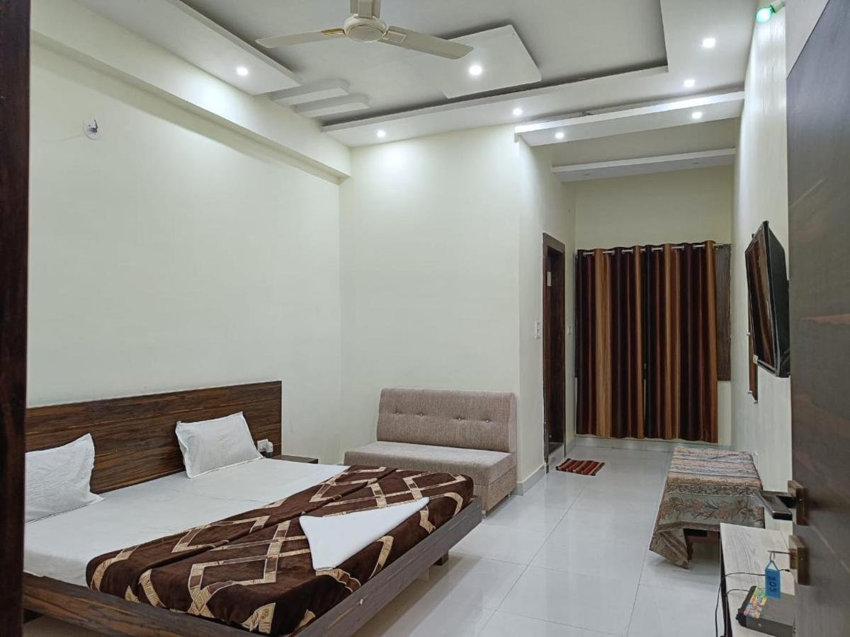 Hotel Parag Palace Jabalpur Eksteriør bilde