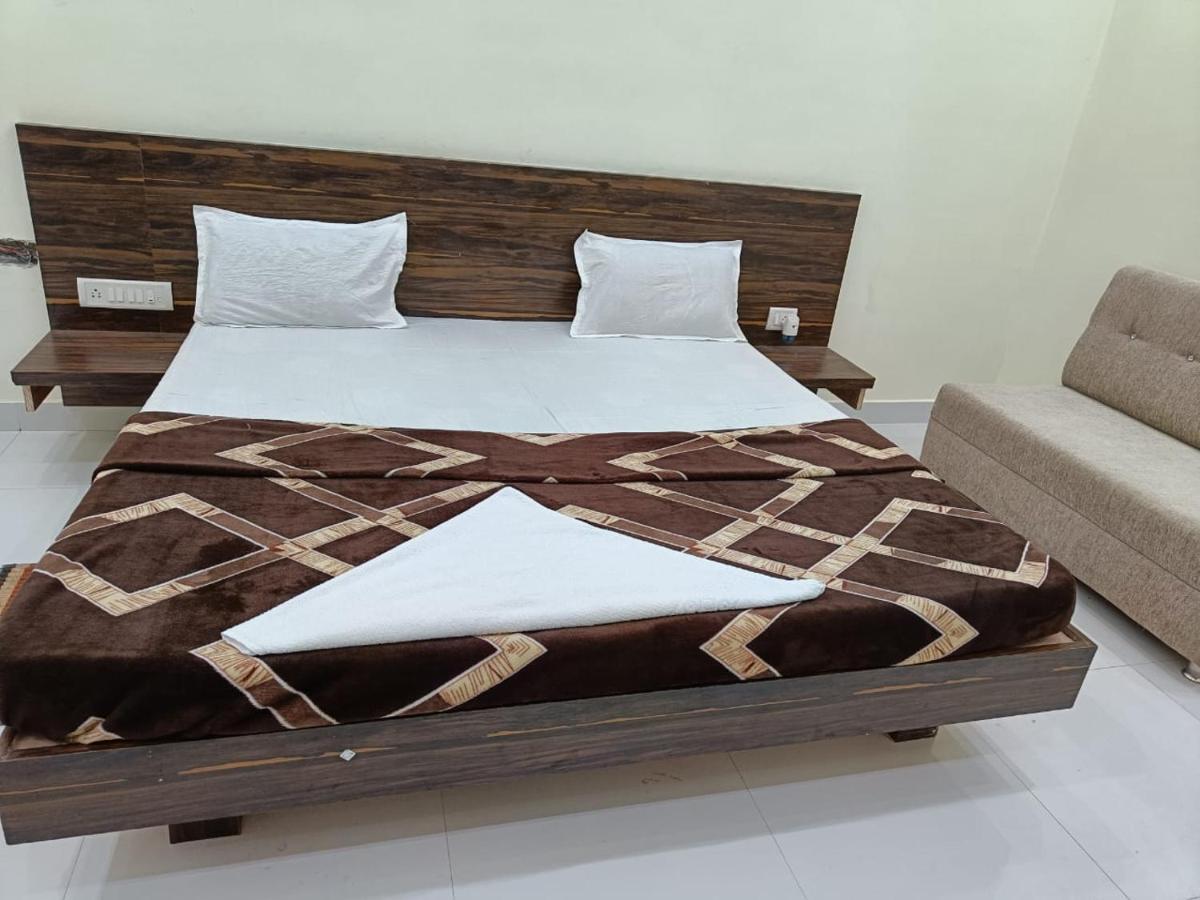 Hotel Parag Palace Jabalpur Eksteriør bilde